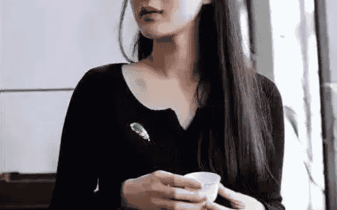 三种女人不适合戴翡翠玉手镯戴在位置比较好