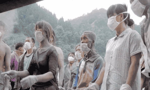 这几类人不适合佩戴翡翠手镯