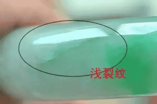 这几类人不适合佩戴翡翠手镯