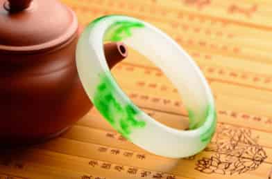 翡翠手镯圆条和正圈哪种更好 正圈手镯和圆