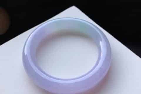 圆条手镯和正圆的区别  怎么区分翡翠的质