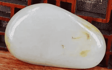 山流水玉石抹油可以吗（玉可以用油养吗）