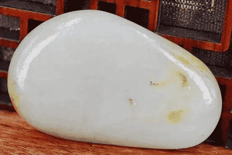 山流水玉石抹油可以吗（玉可以用油养吗）