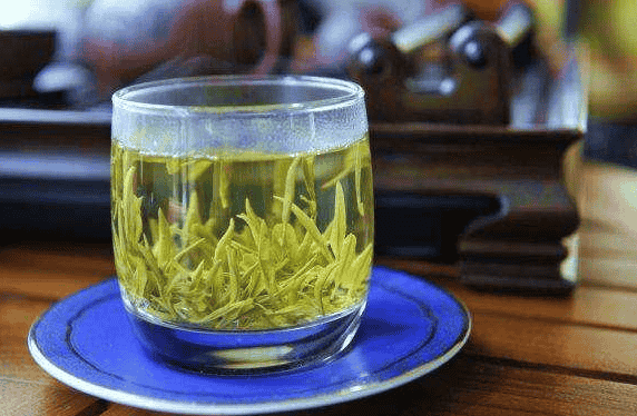 白茶与绿茶的区别