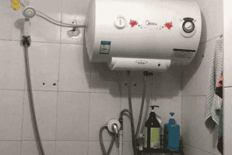 千万别买储水式热水器