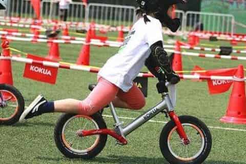 该不该给孩子买平衡车