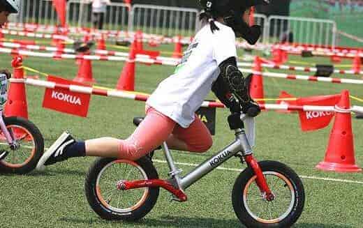 该不该给孩子买平衡车