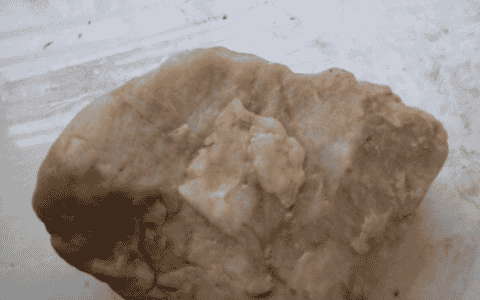 古代石头和玉石有什么区别（石头和玉石的区）