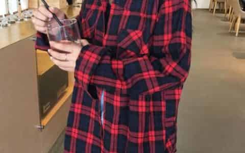 红色格子衬衫搭配