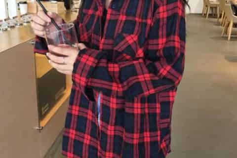 红色格子衬衫搭配