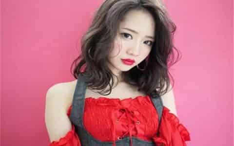 女生留中分显老的原因