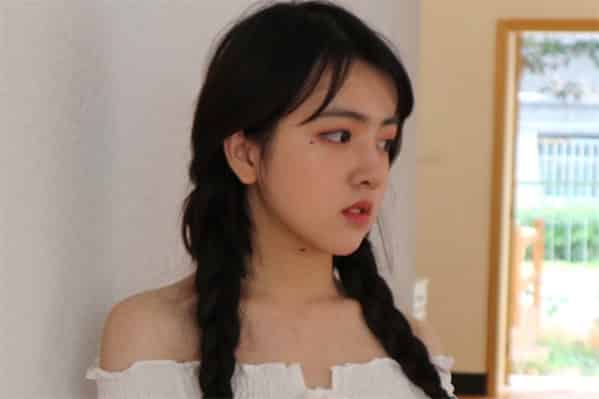 长卷发要怎么扎