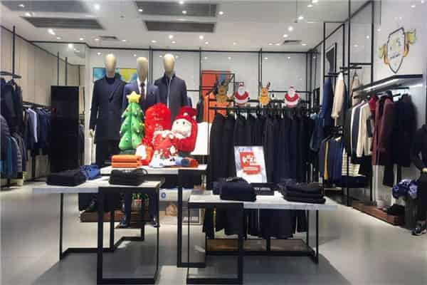柏朗亚高属于什么档次的服装品牌　　