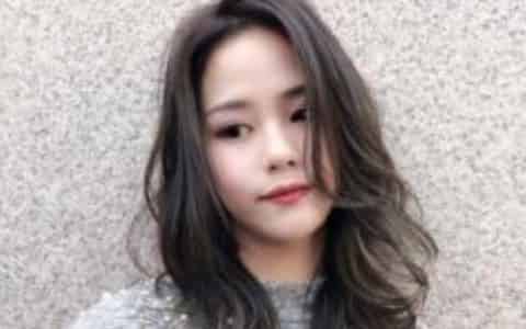 今年流行的烫发发型