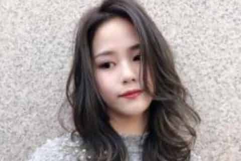 今年流行的烫发发型