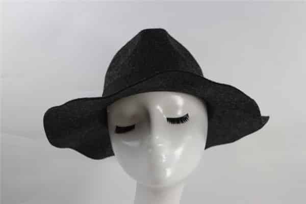黑帽子褪色变黑色妙招