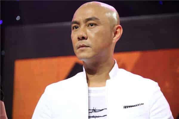 光头穿什么服装霸气