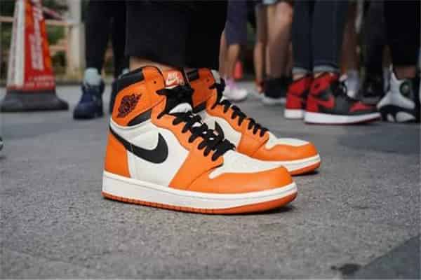 aj1女鞋码偏大还是偏小