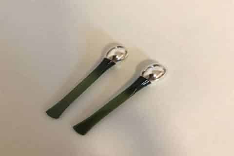 眼霜按摩棒怎么使用