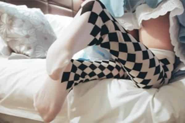 过膝袜怎么穿才不会掉