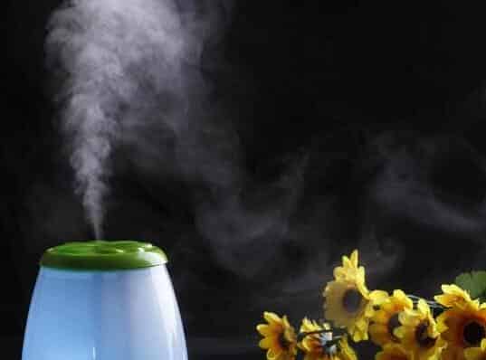 加湿器放在卧室什么位置好