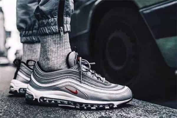 nike子弹头真假怎么辨别