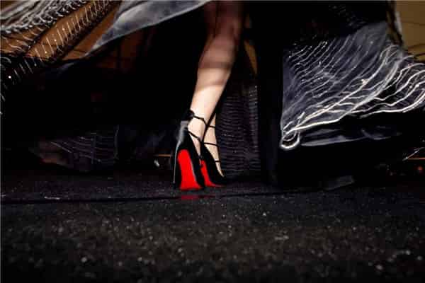 christian louboutin哪个集团