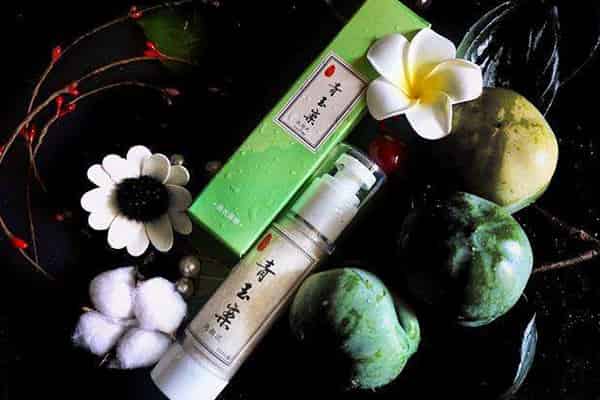 油皮痘痘肌用什么洗面奶