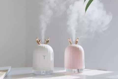 加湿器放在卧室什么位置好