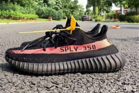 yeezy拼接鞋子会反光吗