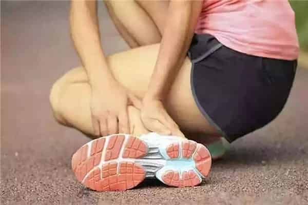 脚出汗穿凉鞋防滑妙招