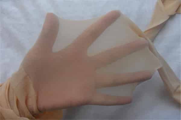 丝袜两条线在前面还是后面