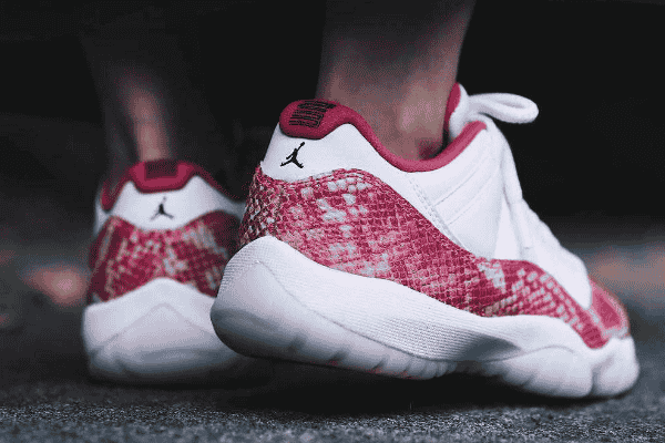 aj11白蛇鞋带系法是怎样的