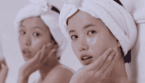 敷完面膜要用洗面奶洗脸吗