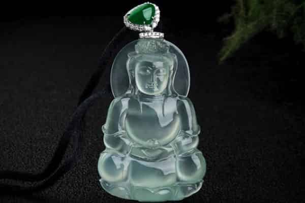 贵妃镯究竟值钱吗(价格多少)