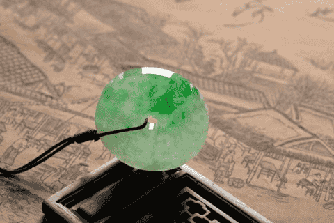 好翡翠怎么那么难挑(行家挑选翡翠的做法)