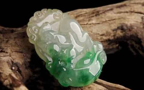 佩戴翡翠手镯有哪些讲究