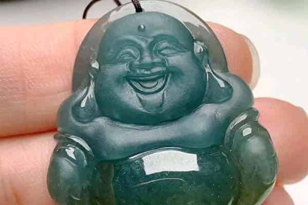 缅甸翡翠是天然的吗,缅甸翡翠归于天然翡翠吗?