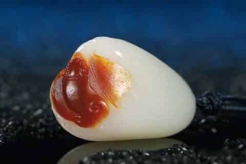 玉石属于水晶吗,玉石属于水晶类吗?