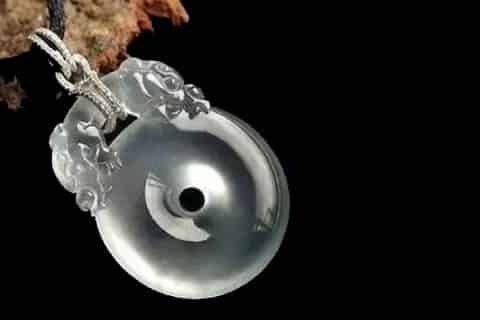 翡翠可以戴两三年吗  翡翠日常如何保养
