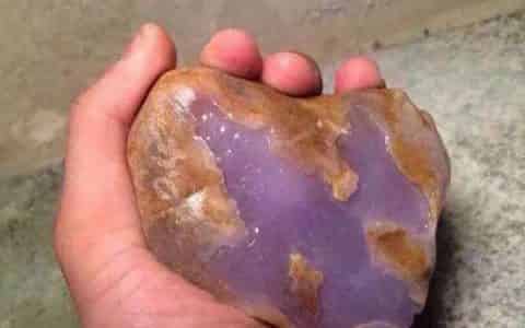 糯种紫色的翡翠值钱吗,糯种紫色的翡翠值钱吗?