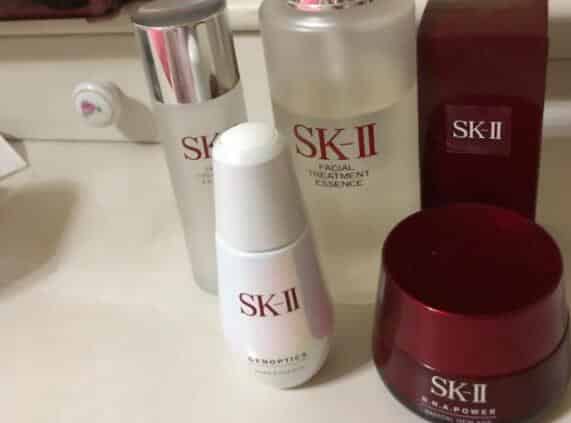 sk2神仙水能和小灯泡一起使用吗