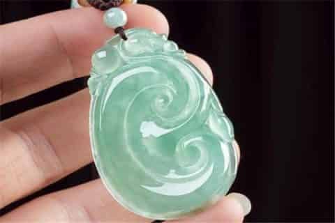 水种翡翠的价格是多少, 翡翠的价格由什么决定?