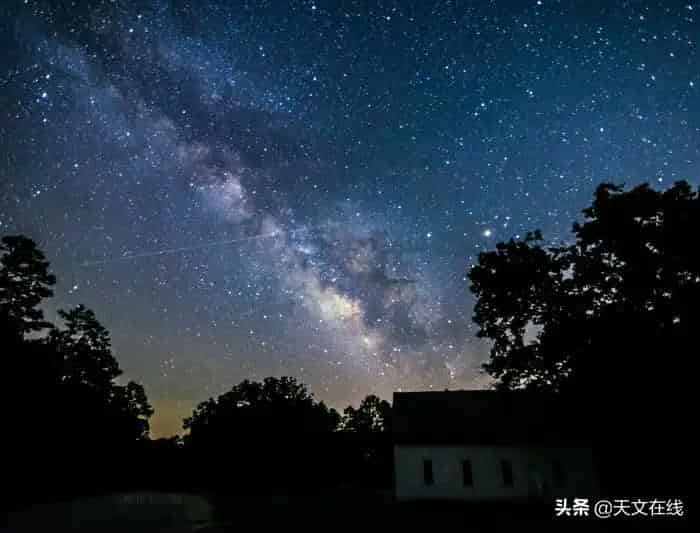 2022年流星雨时间表（什么时候有流星雨出现）