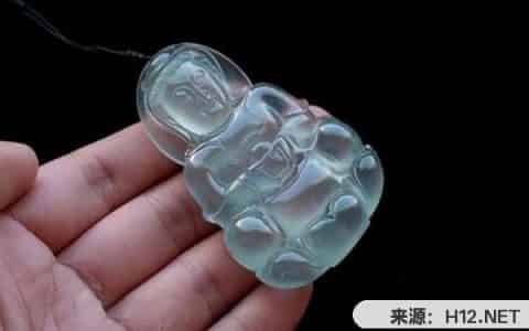 翡翠观音吊坠多少钱,    冰种翡翠观音吊坠一般多少钱?