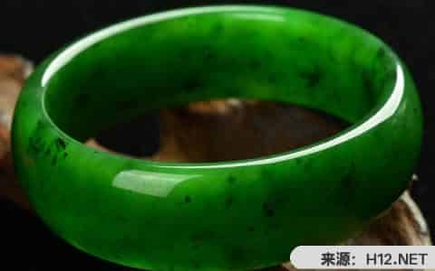 糯种翡翠手镯值钱吗, 糯种翡翠手镯能越戴越透吗?